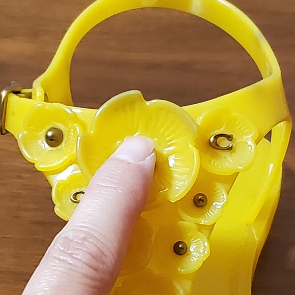 Coach flower jelly sandals 6 NWOT - Picture 10 of 13